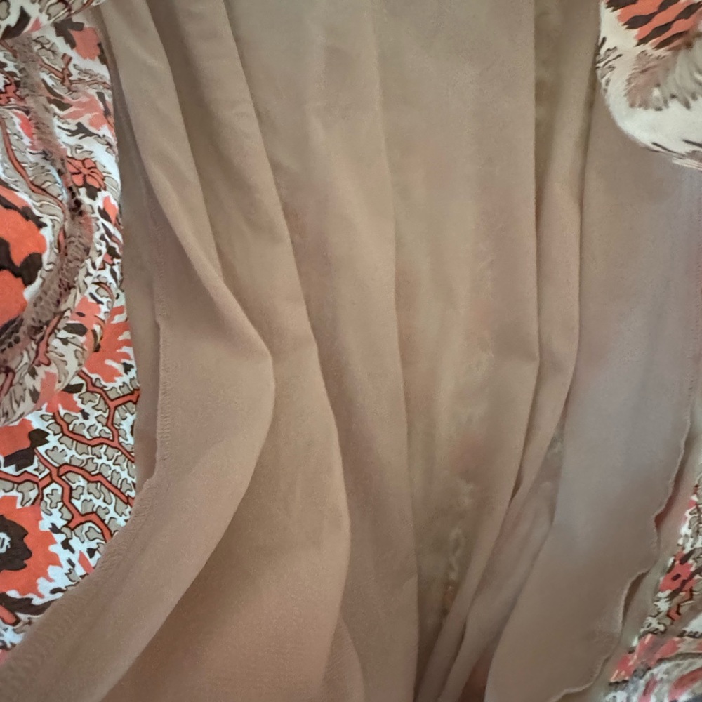 Women's Old Navy Cream and peach Floral Dress - Picture 4 of 4